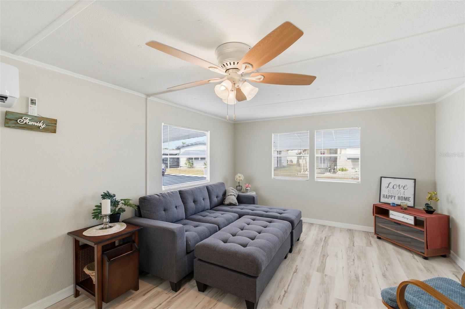 W7877272 Property Photo