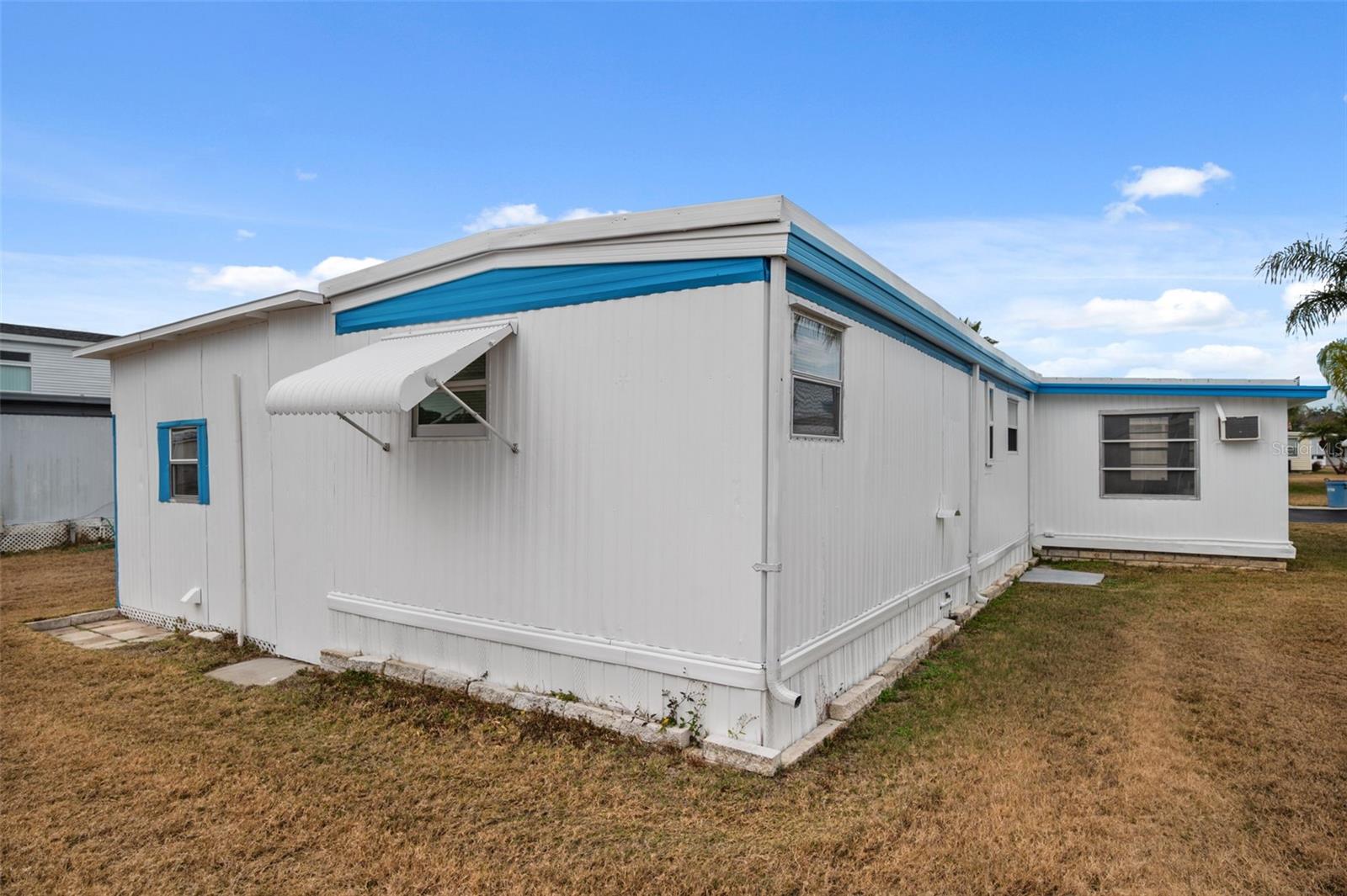 W7877272 Property Photo