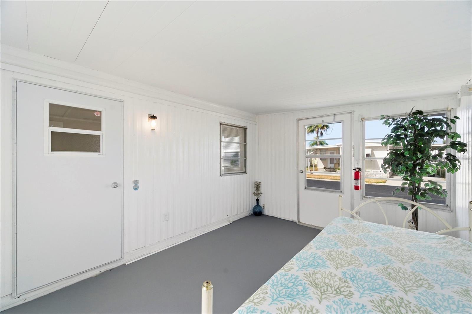 W7877272 Property Photo