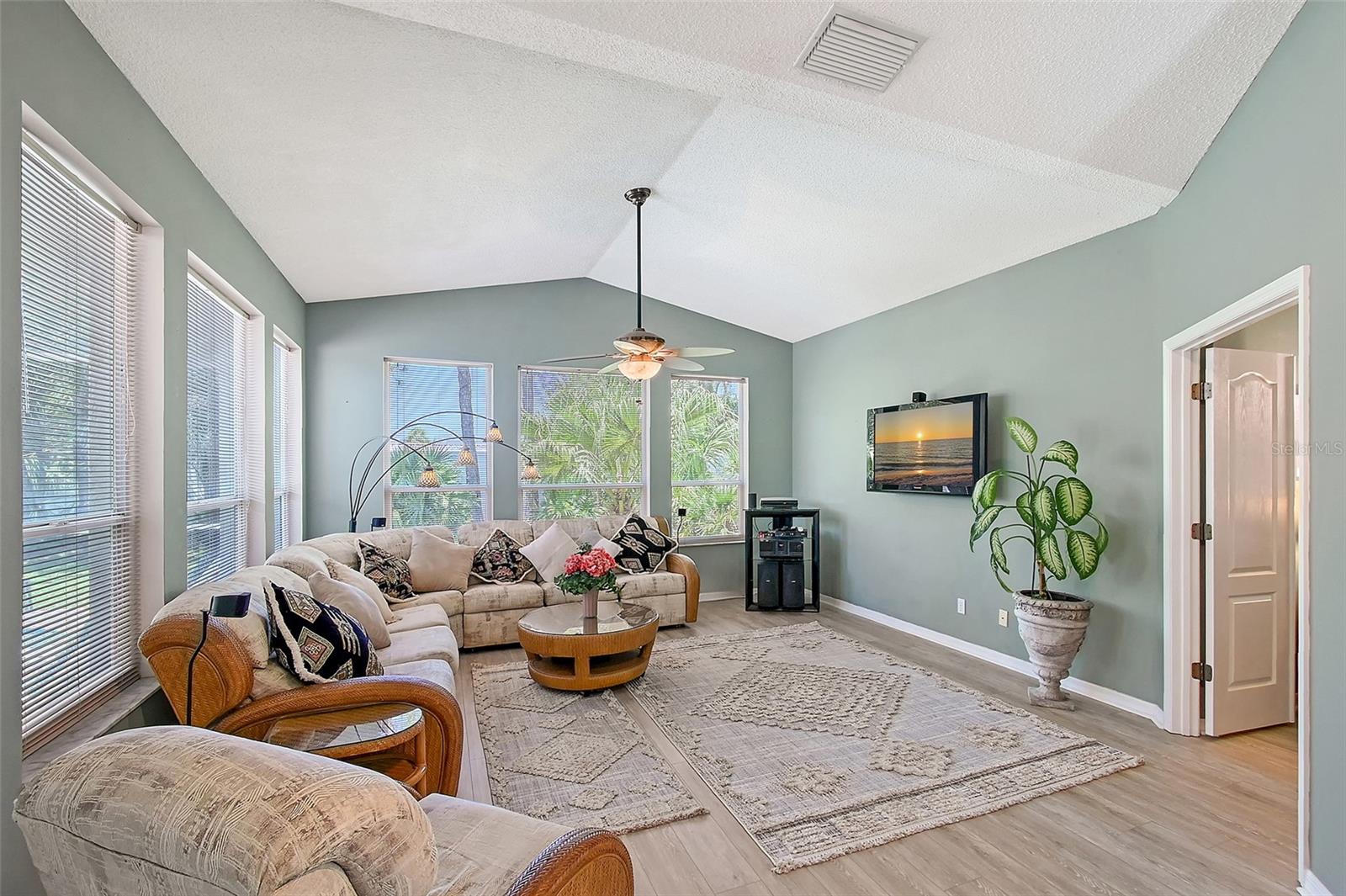 A4658731 Property Photo