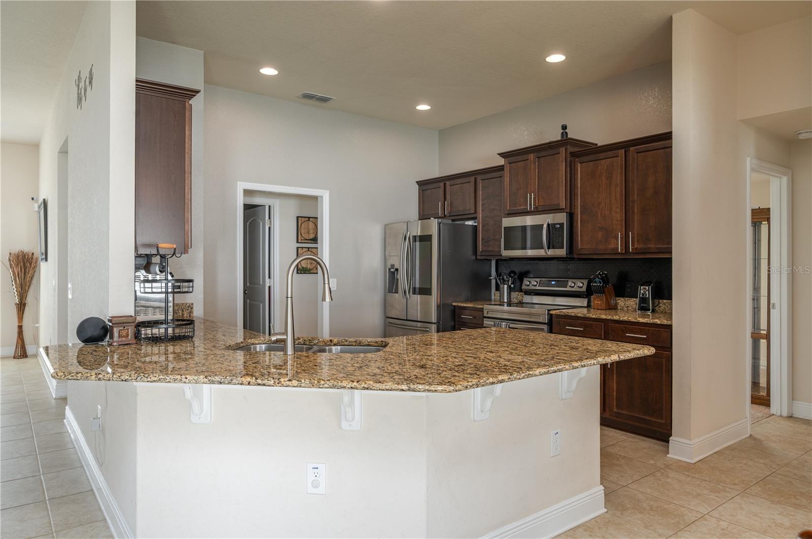 702 COUNTRY WALK CV, EAGLE LAKE, FL, 33839