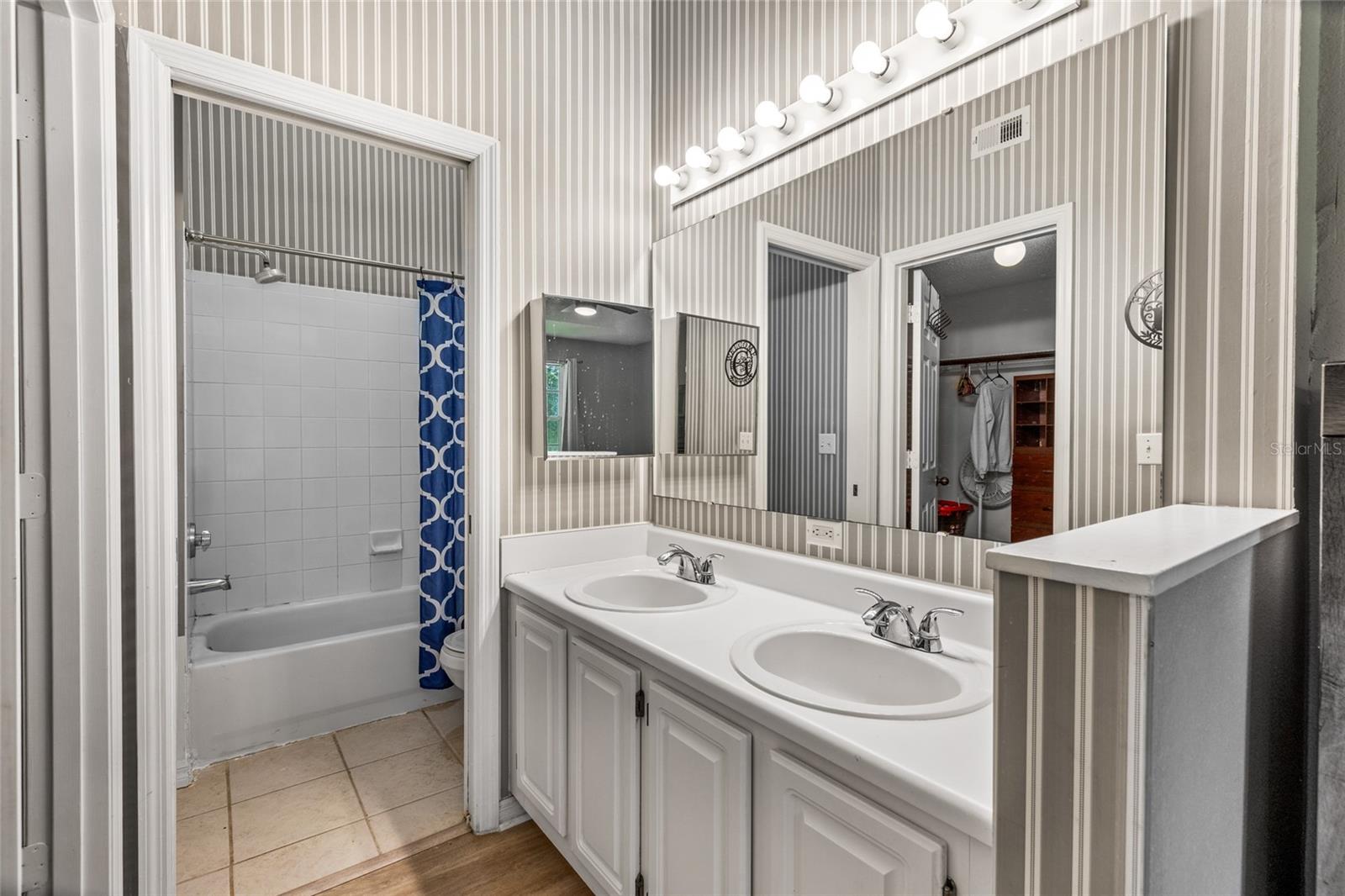 10000 SW 52ND AVE #125, GAINESVILLE, FL, 32608