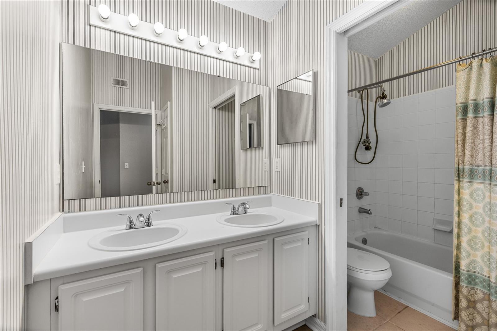 10000 SW 52ND AVE #125, GAINESVILLE, FL, 32608