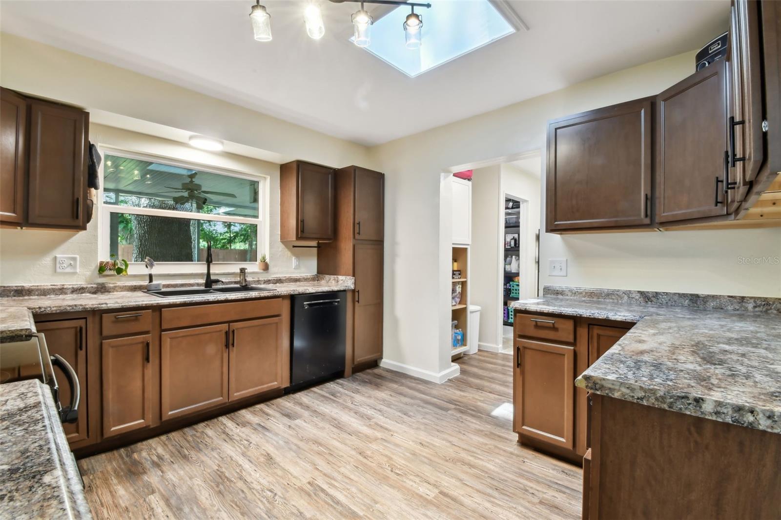 1605 SYDNEY RD, VALRICO, FL, 33594