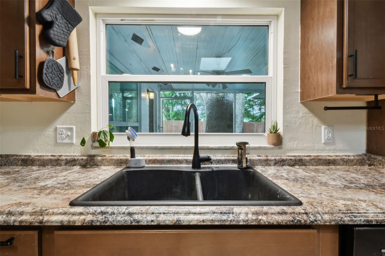 1605 SYDNEY RD, VALRICO, FL, 33594