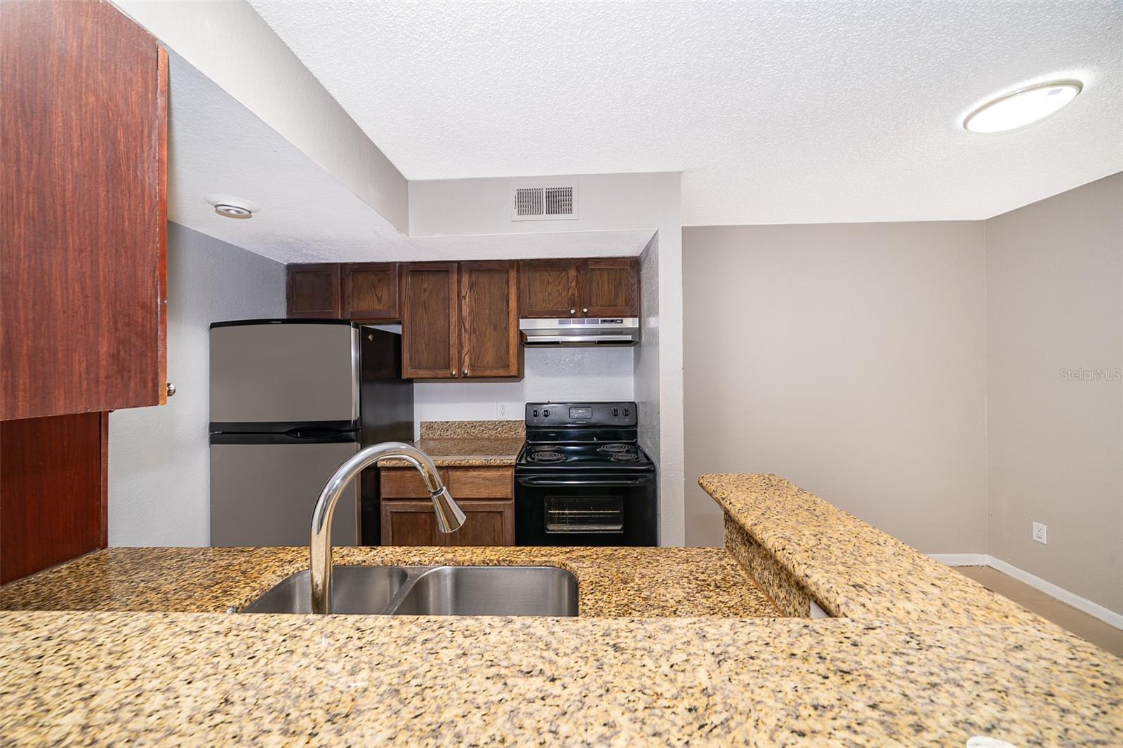 5140 CONROY RD #16, ORLANDO, FL, 32811