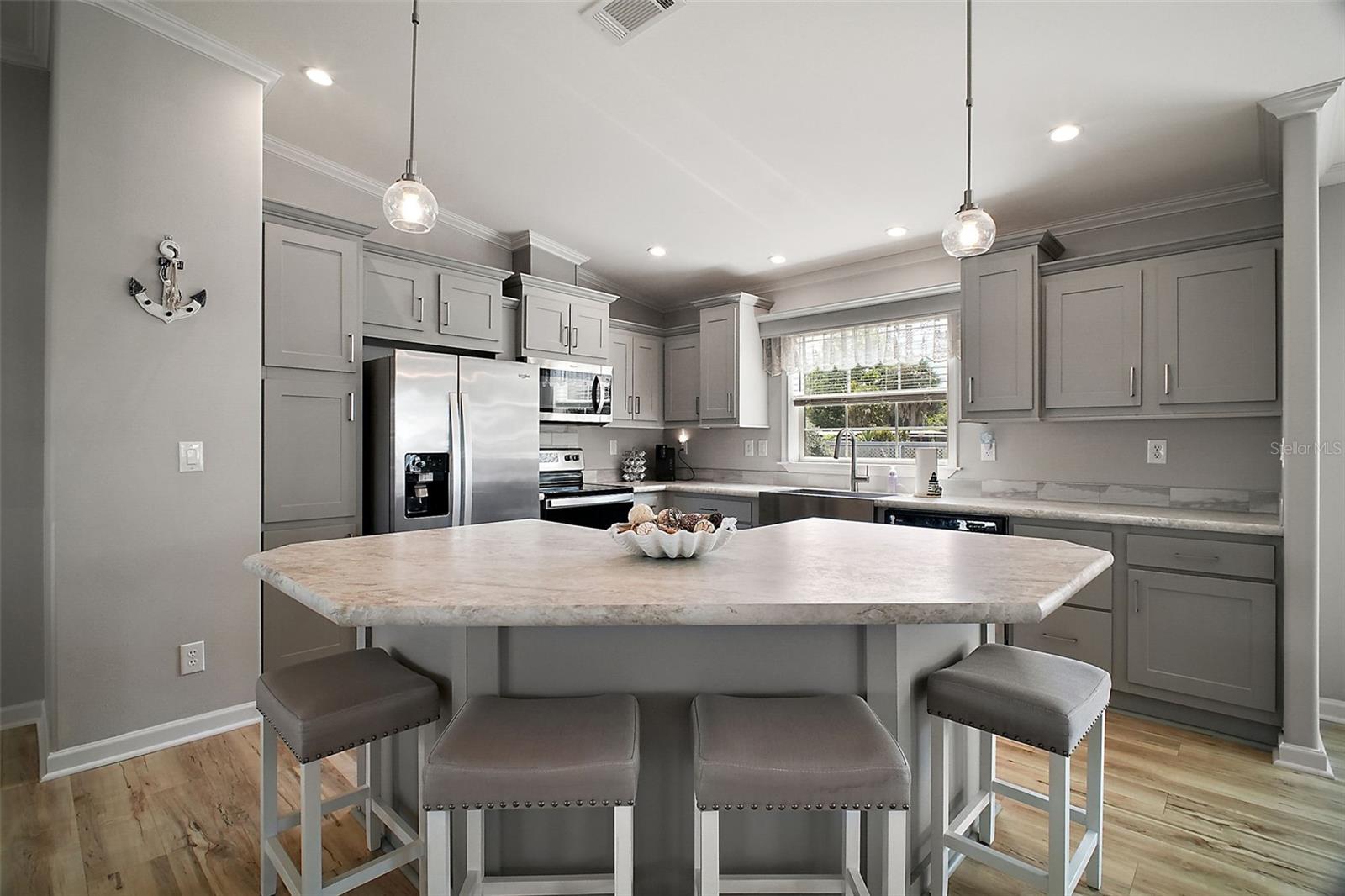 31609 TERRACE DR, TAVARES, FL, 32778