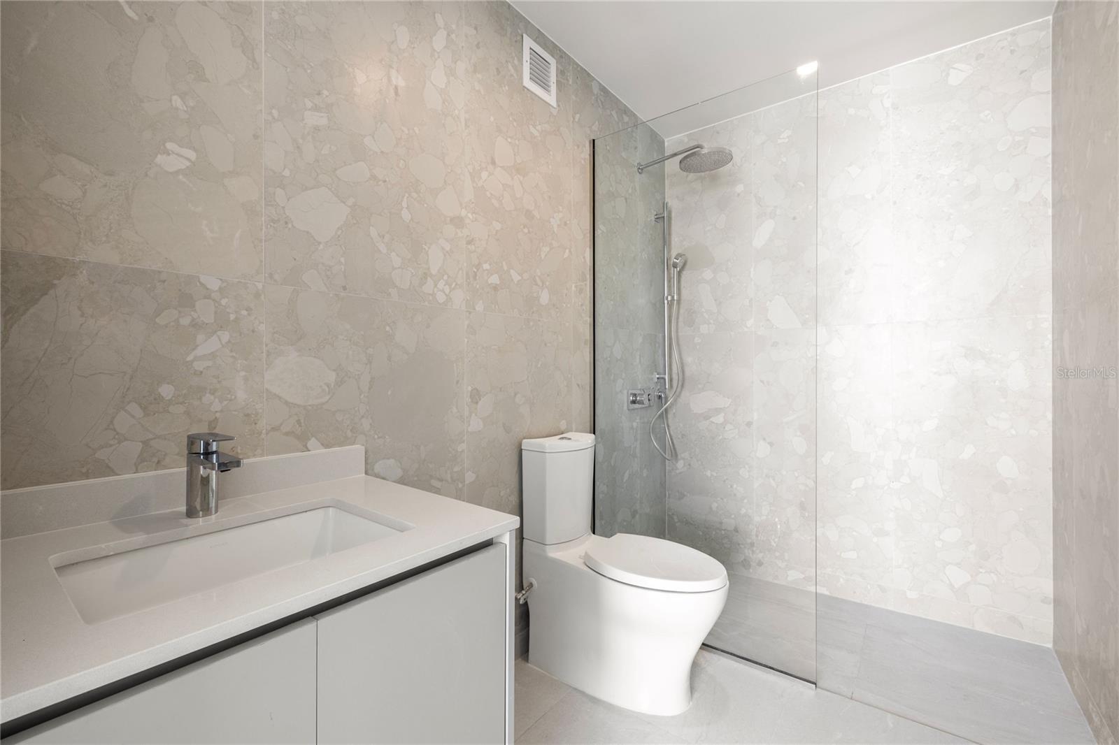 PR9114838 Property Photo