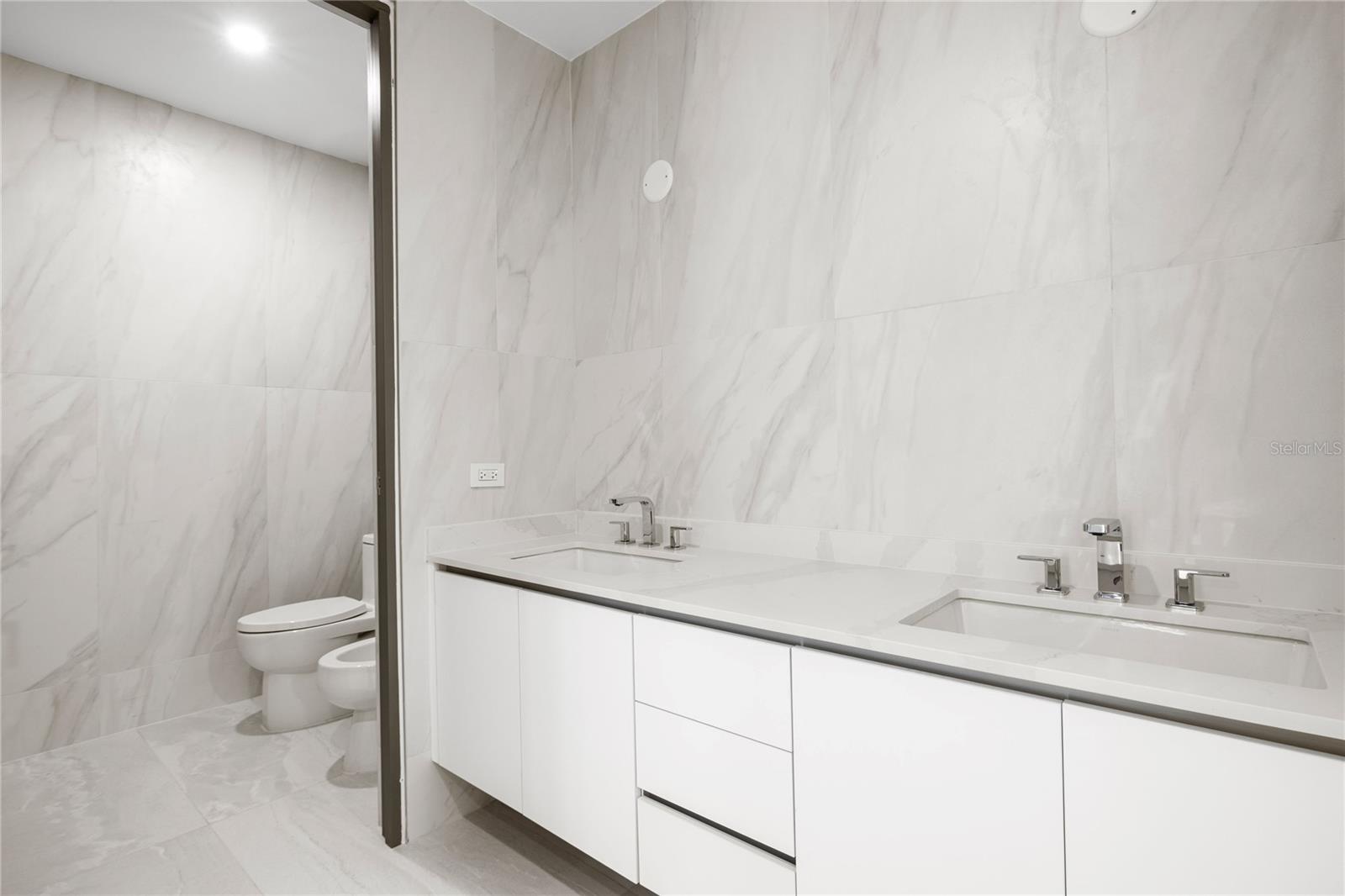 PR9114838 Property Photo