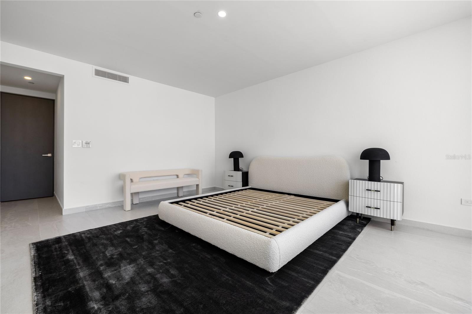 PR9114838 Property Photo