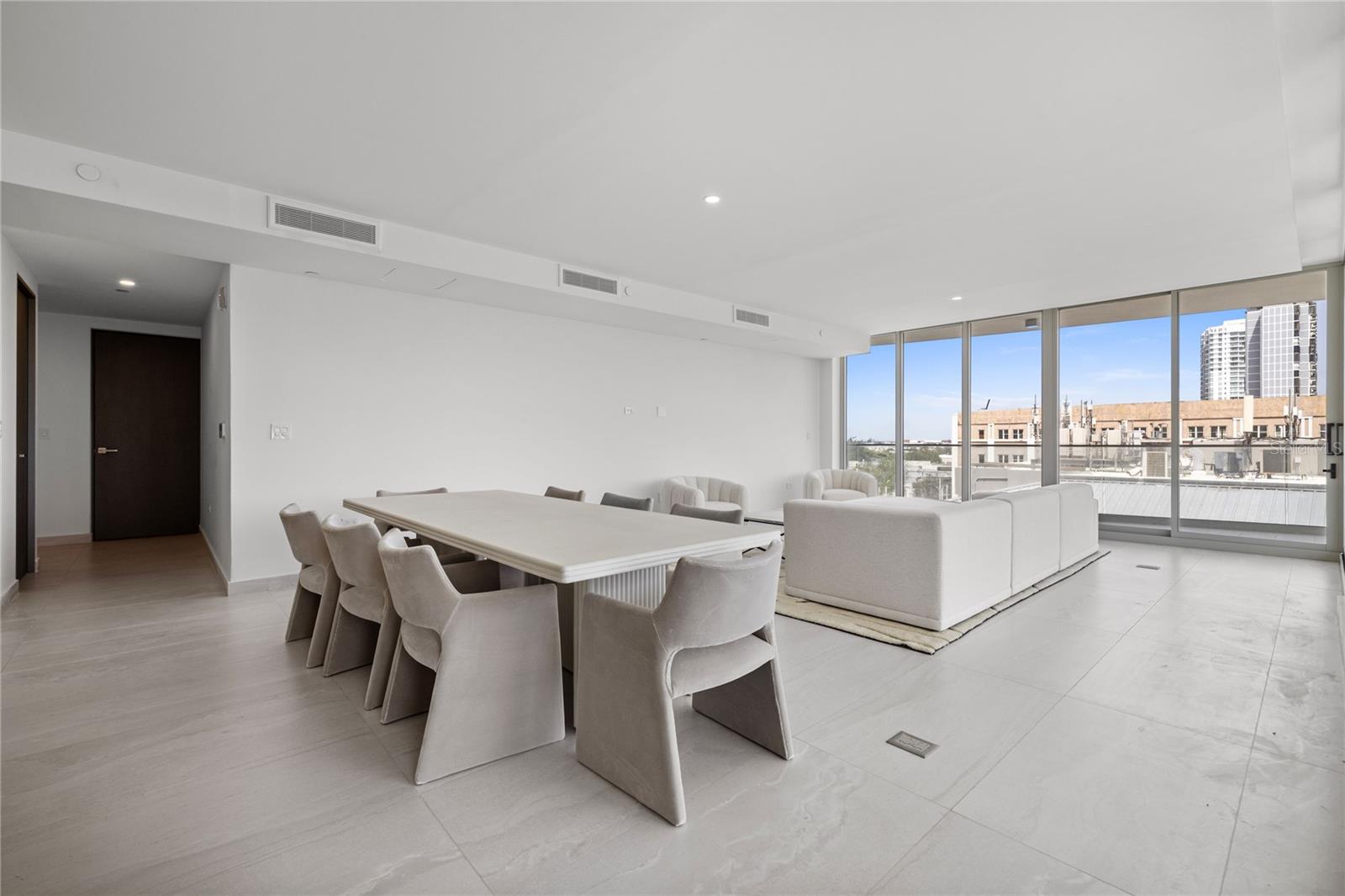 PR9114838 Property Photo