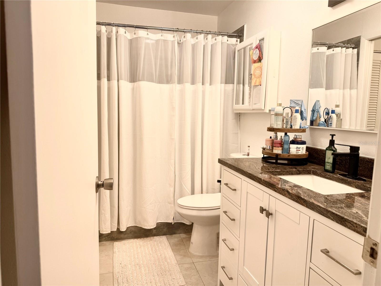Primary, en suite bath