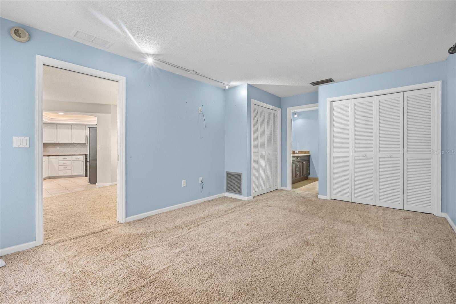 A4658775 Property Photo