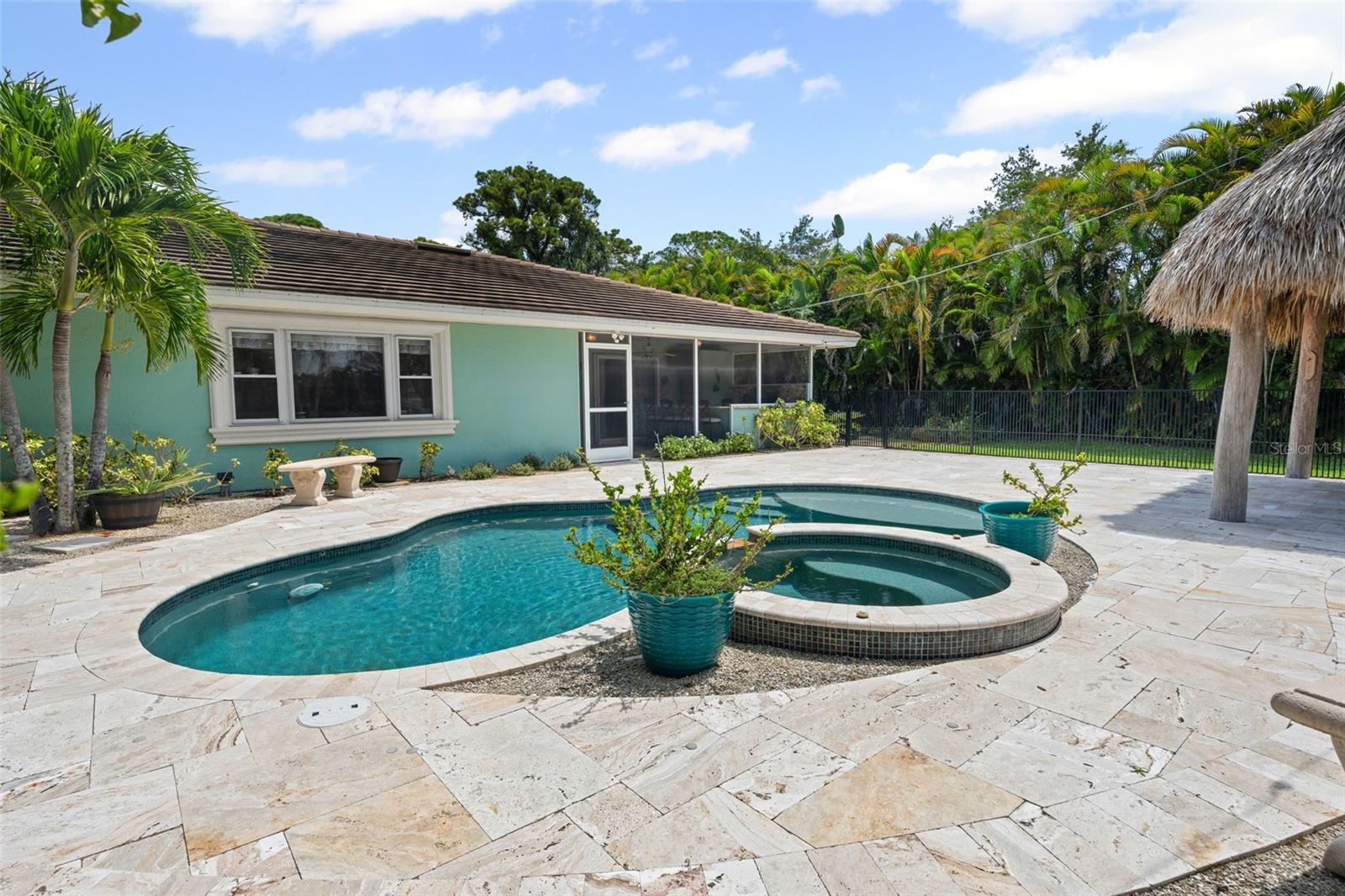 A4658775 Property Photo