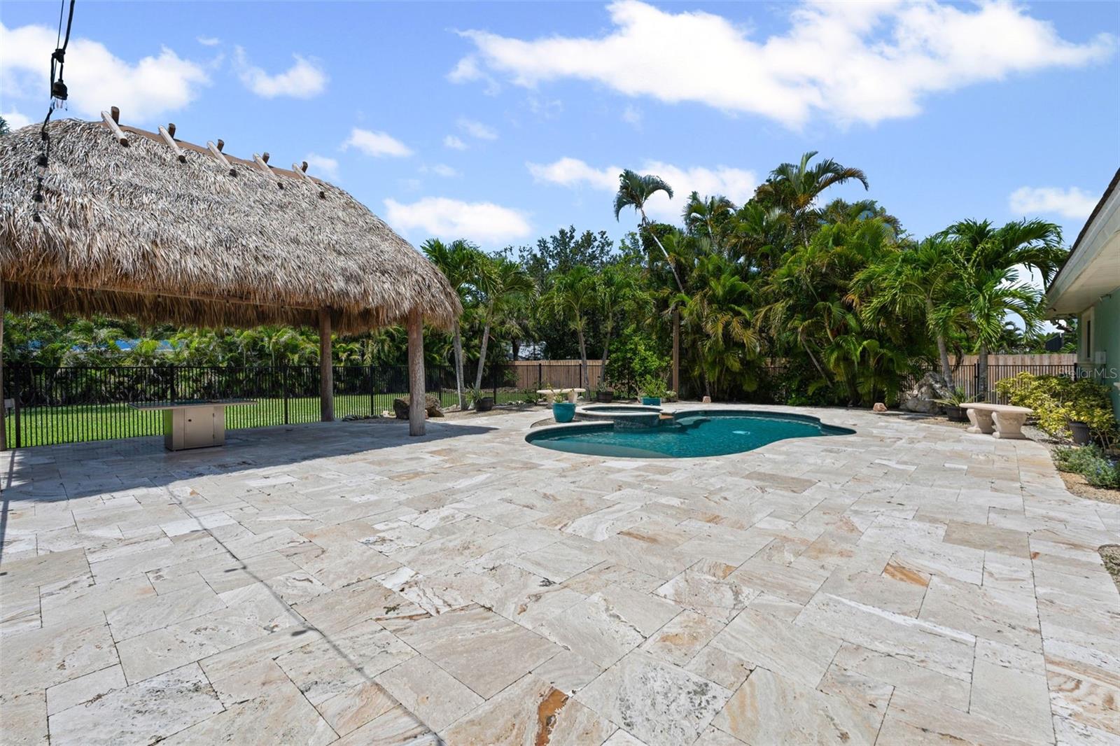 A4658775 Property Photo