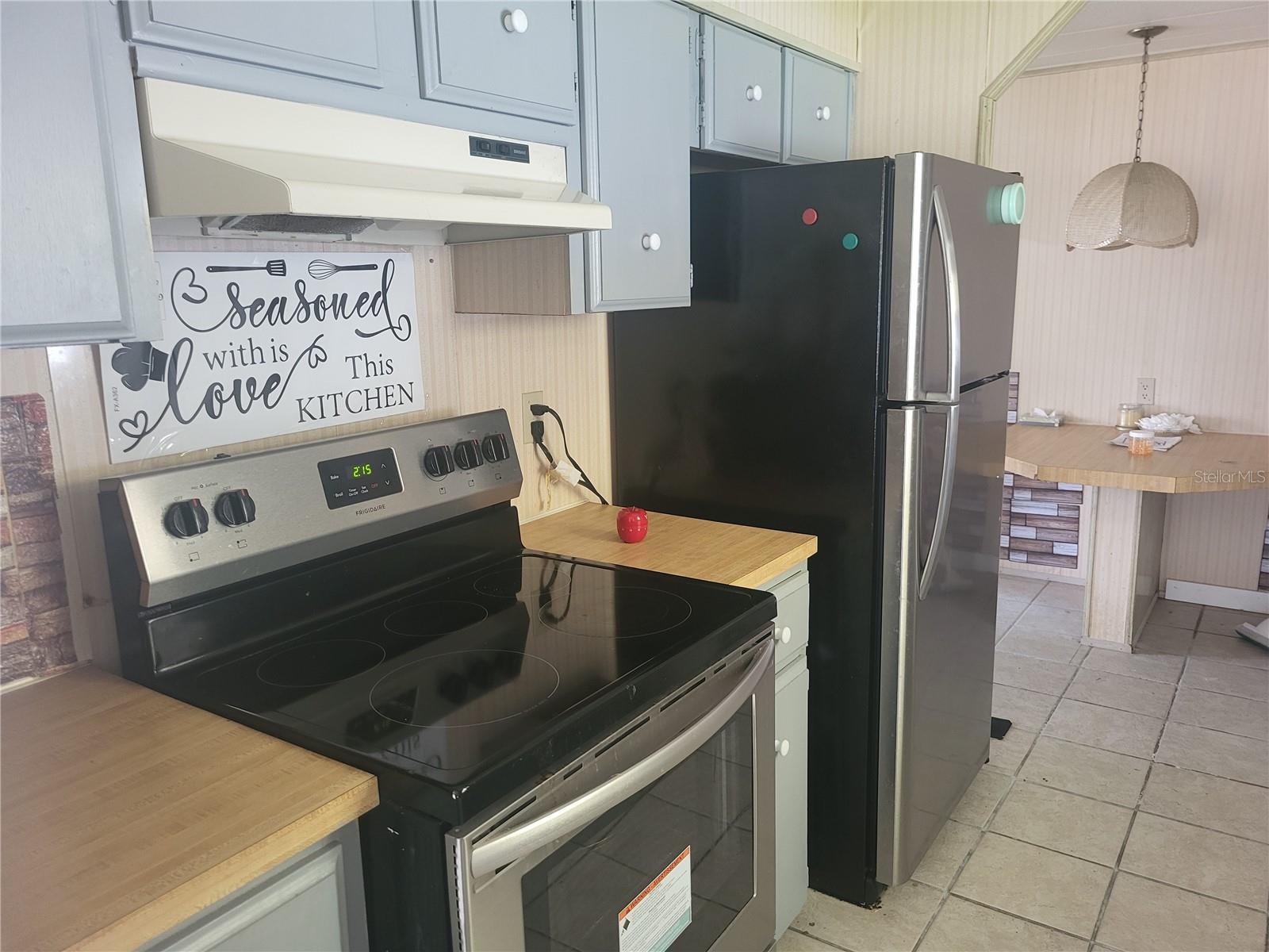 P4935525 Property Photo