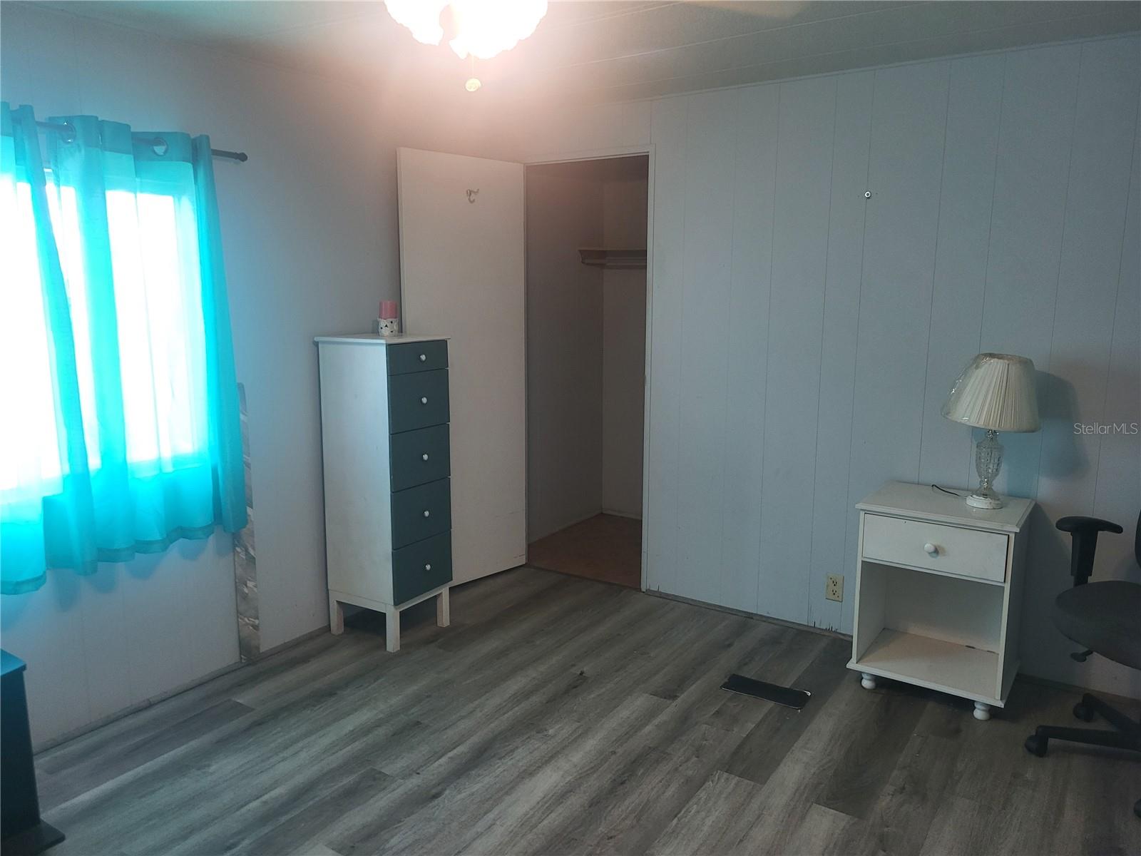 P4935525 Property Photo