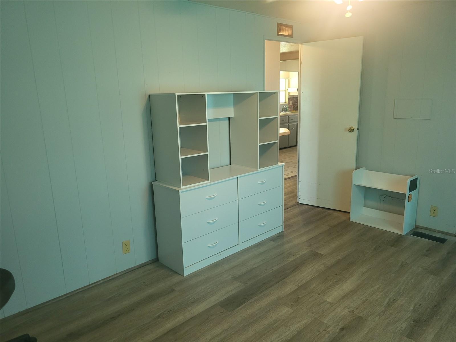 P4935525 Property Photo