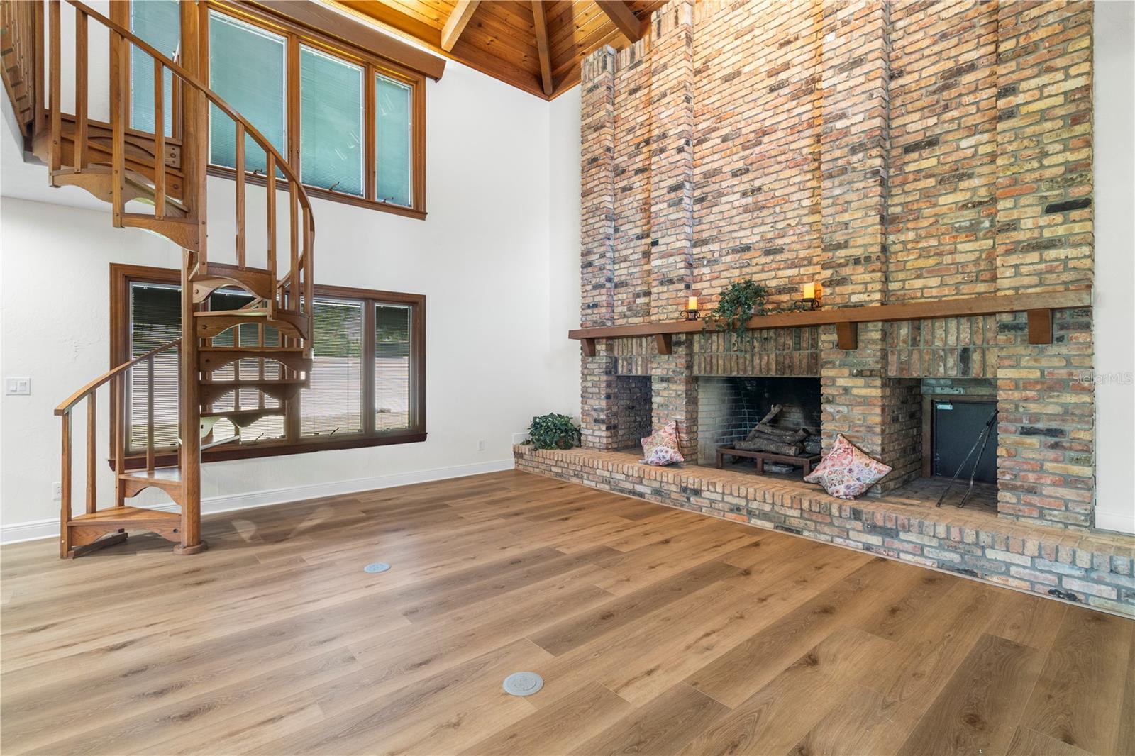 404 DICKMAN DR SW, RUSKIN, FL, 33570