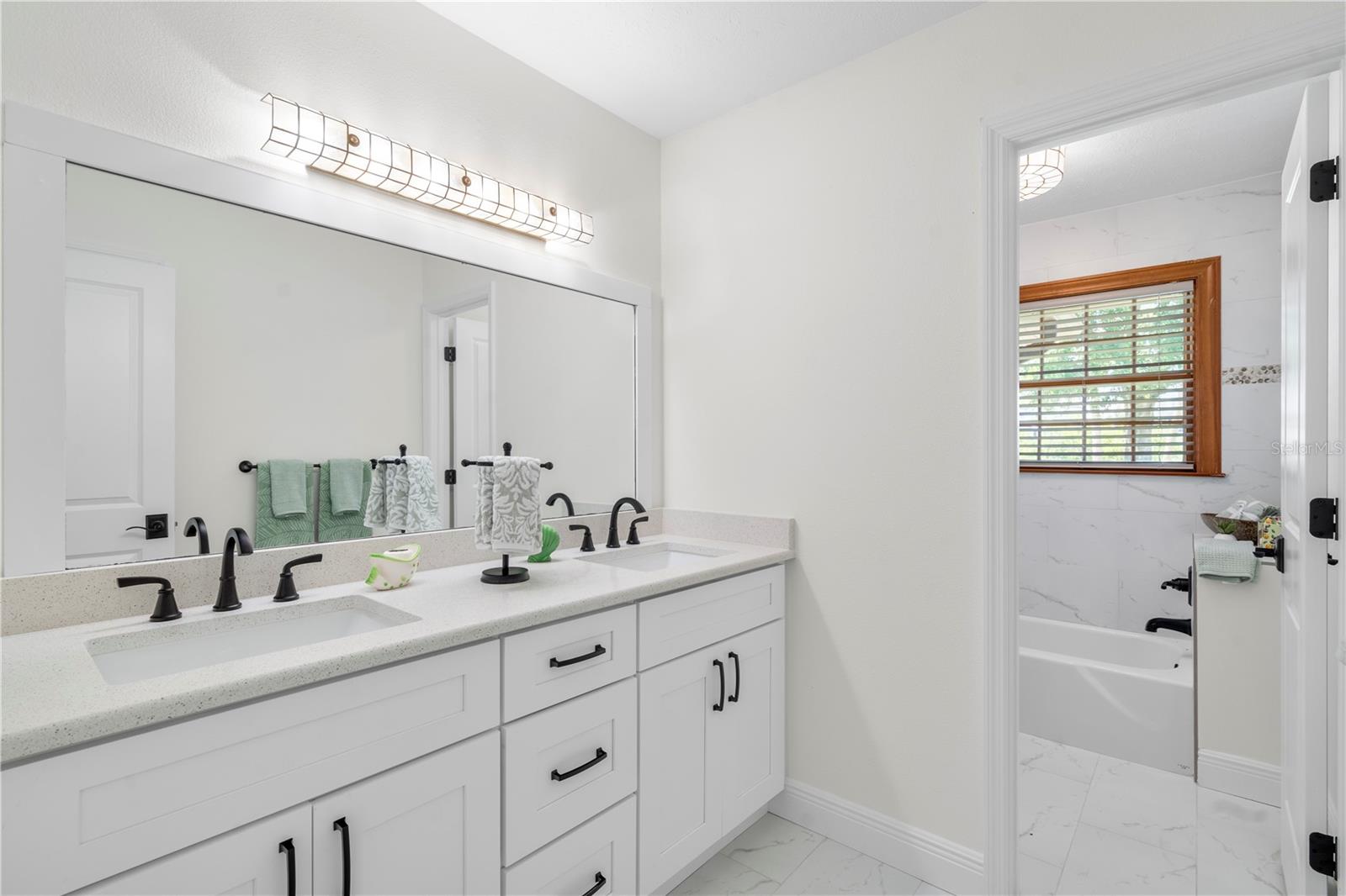 404 DICKMAN DR SW, RUSKIN, FL, 33570