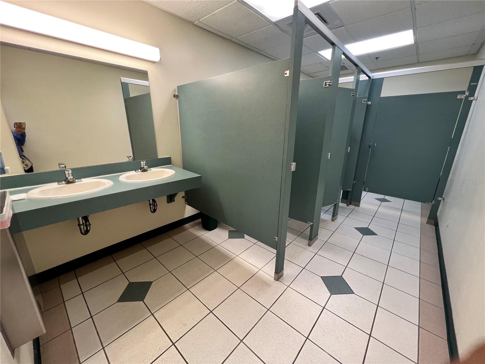 7802 KINGSPOINTE PKWY #207B, ORLANDO, FL, 32819