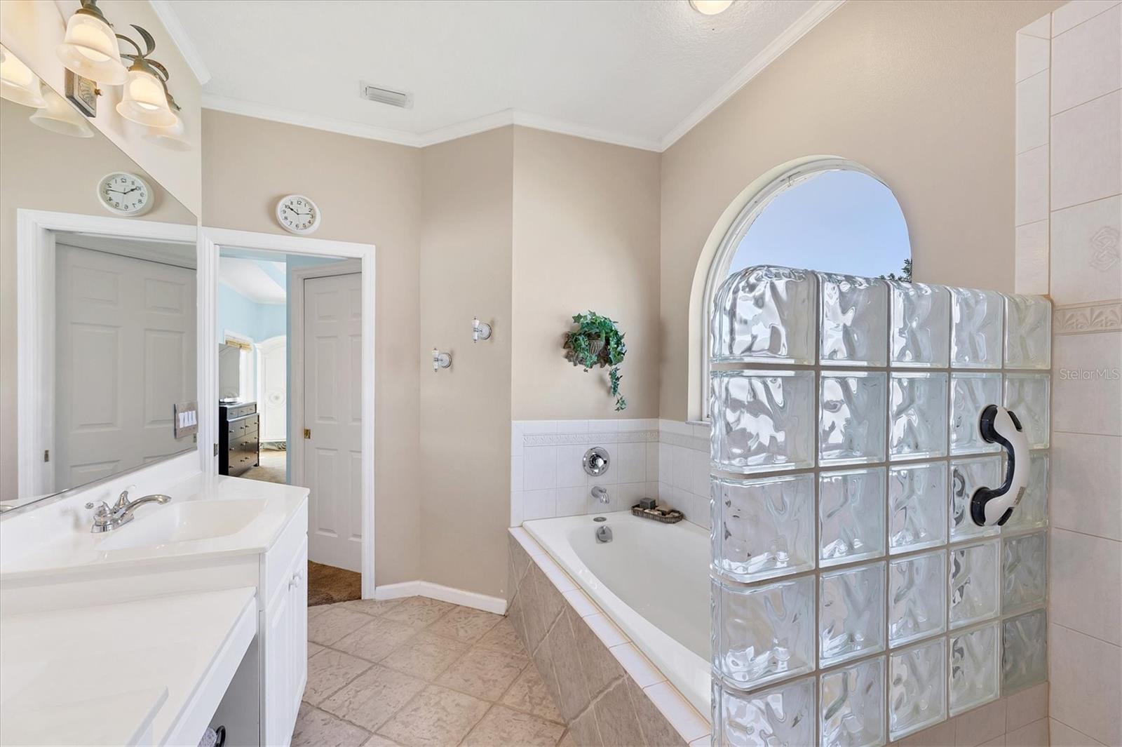 A4658797 Property Photo