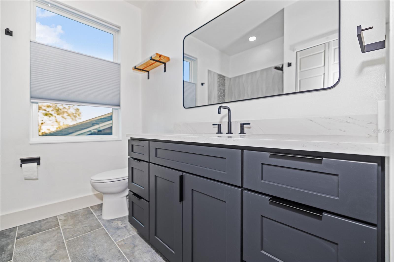 CONNECTING GUEST BATH