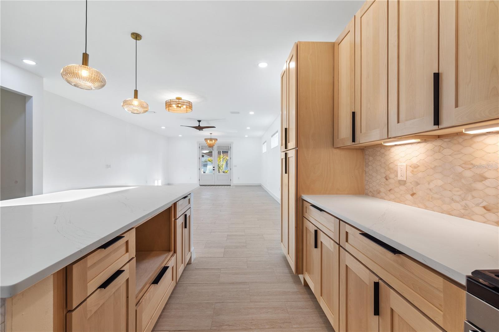 KITCHEN / UNDER CABINET LIGHTING