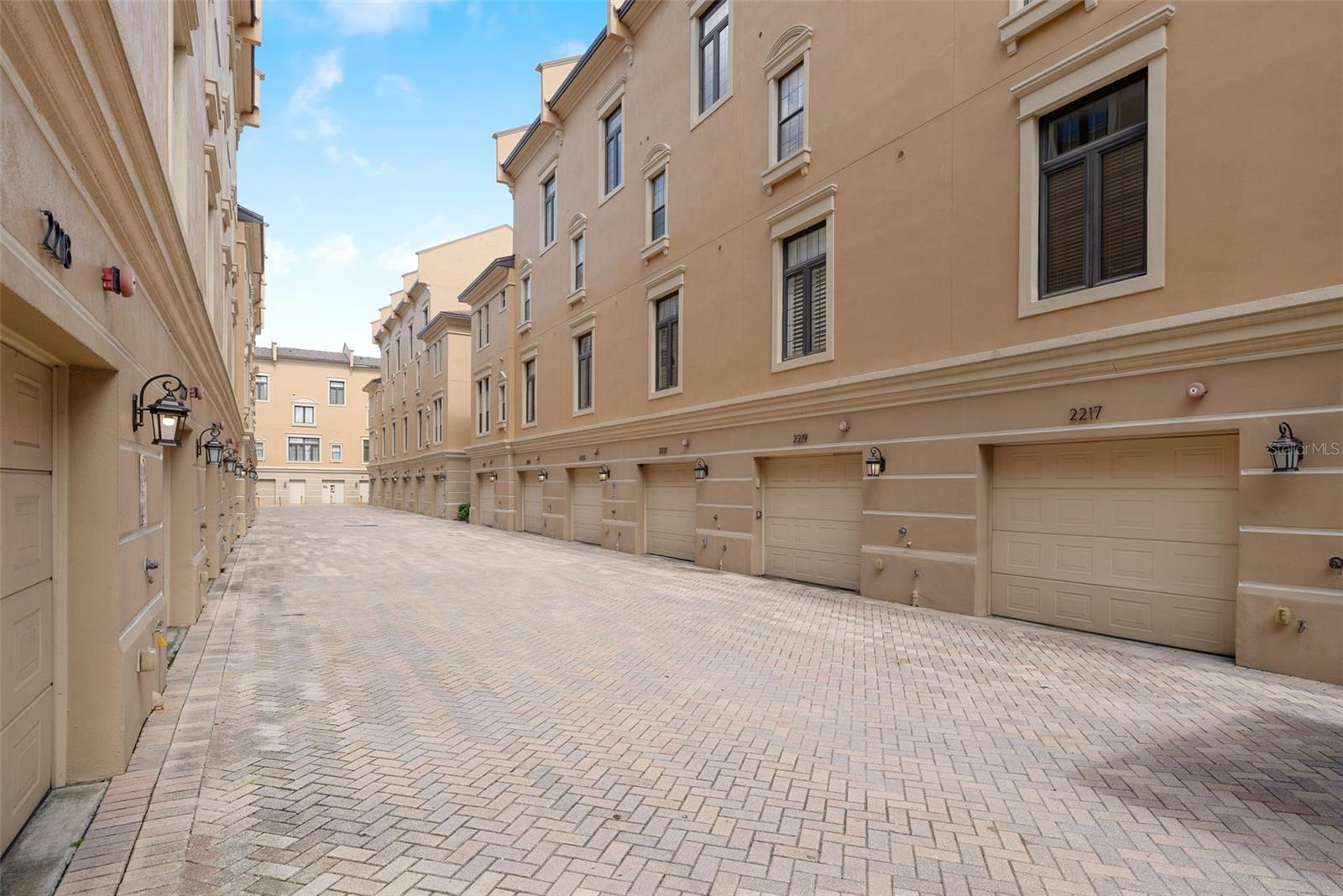 2211 SOHO BAY CT, TAMPA, FL, 33606