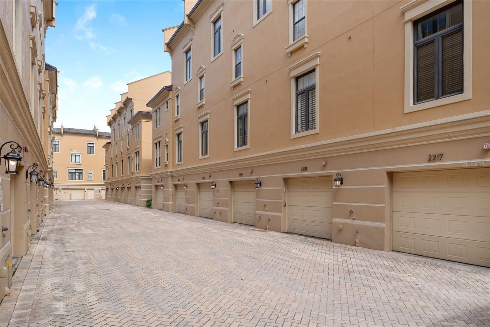 2211 SOHO BAY CT, TAMPA, FL, 33606