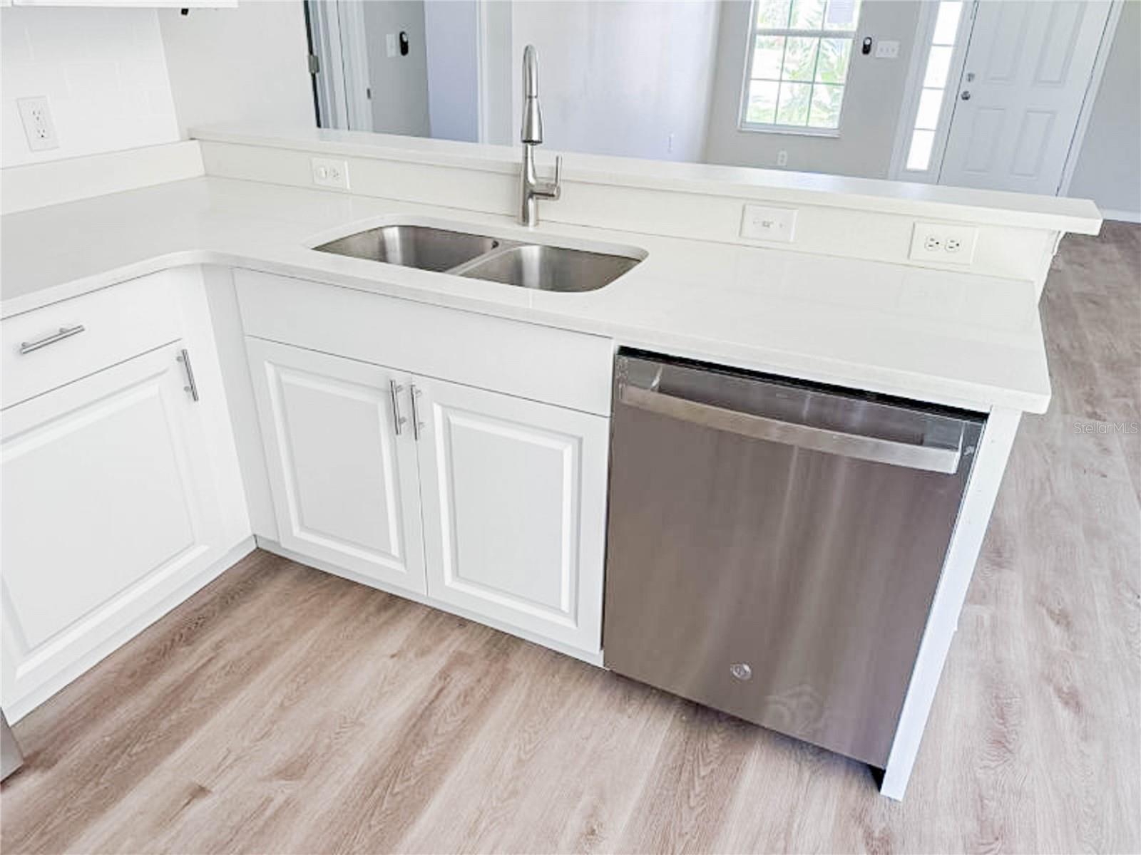 2017 17TH AVE W, BRADENTON, FL, 34205