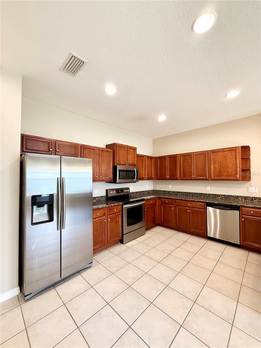 3326 CHAPEL CREEK CIR, WESLEY CHAPEL, FL, 33544