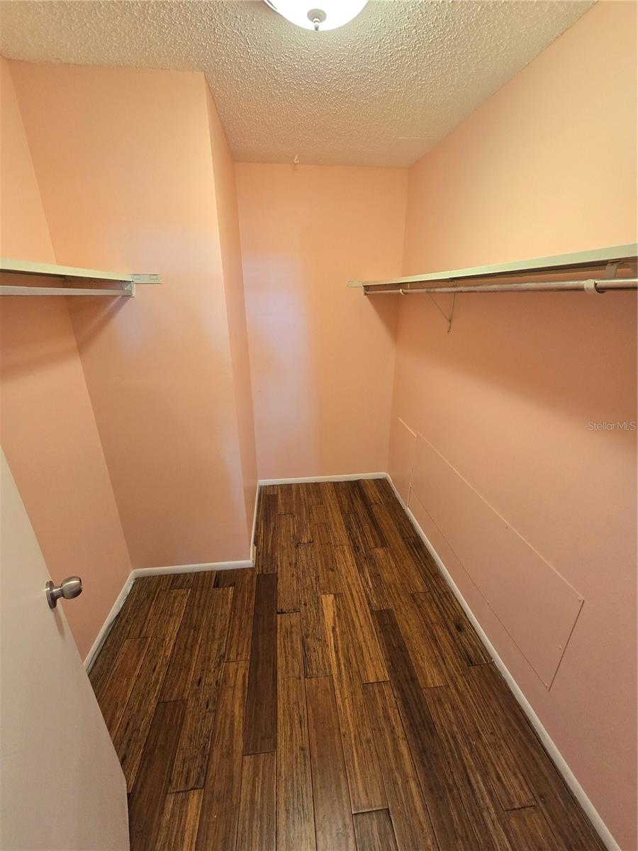 1701 BELLEAIR FOREST DR #B, BELLEAIR, FL, 33756