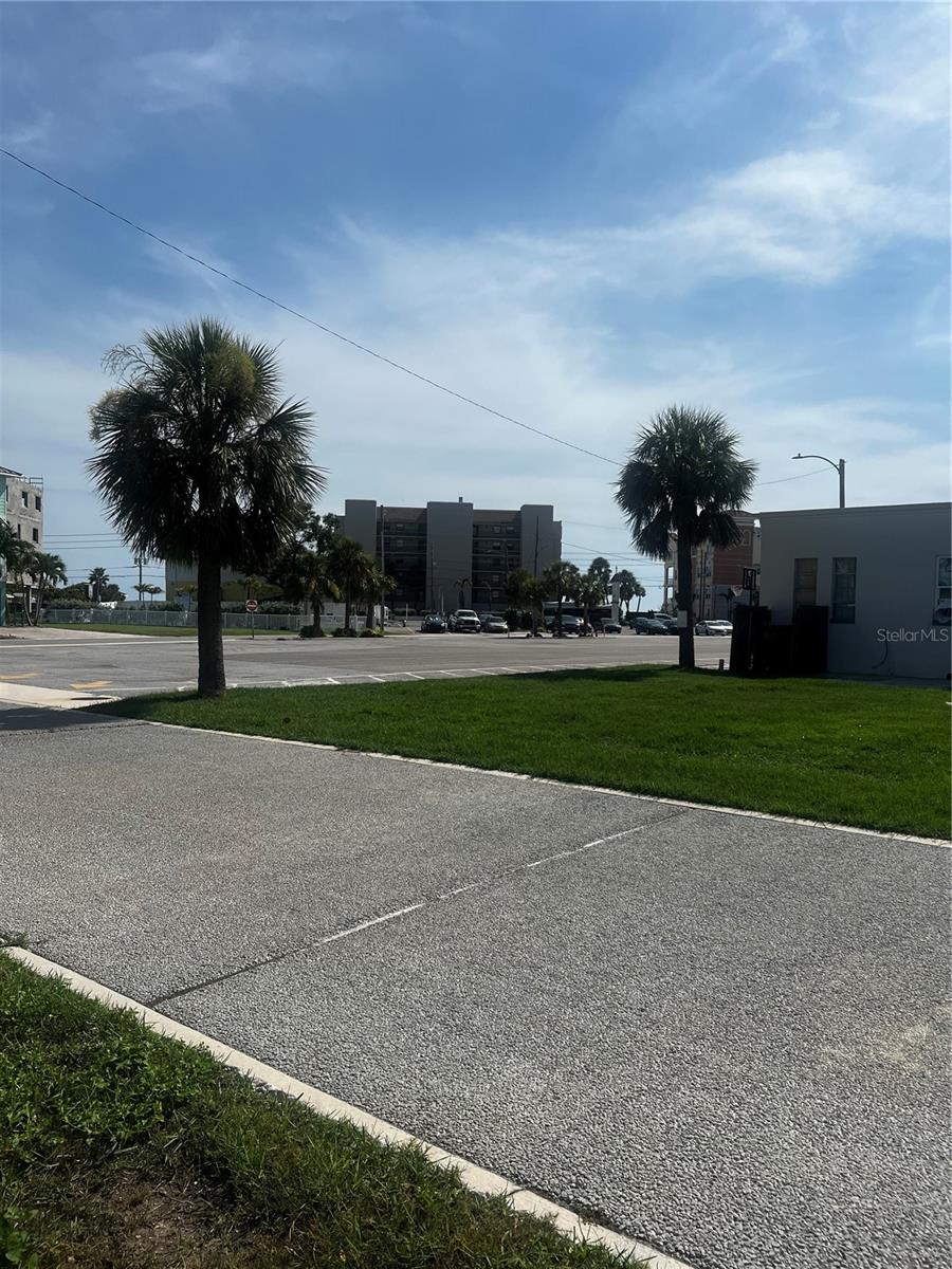 13707 PLYMOUTH ST, MADEIRA BEACH, FL, 33708