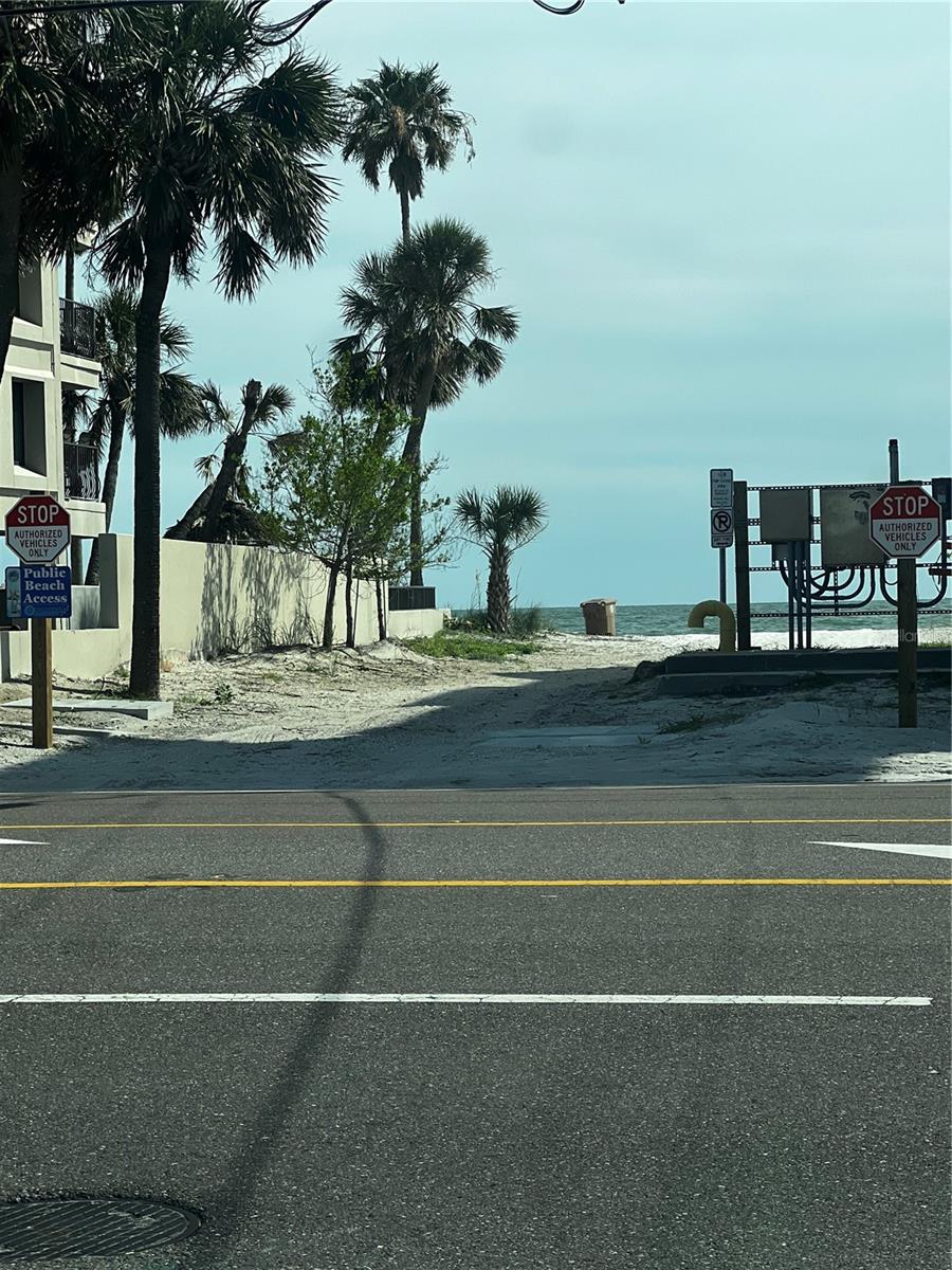 13707 PLYMOUTH ST, MADEIRA BEACH, FL, 33708