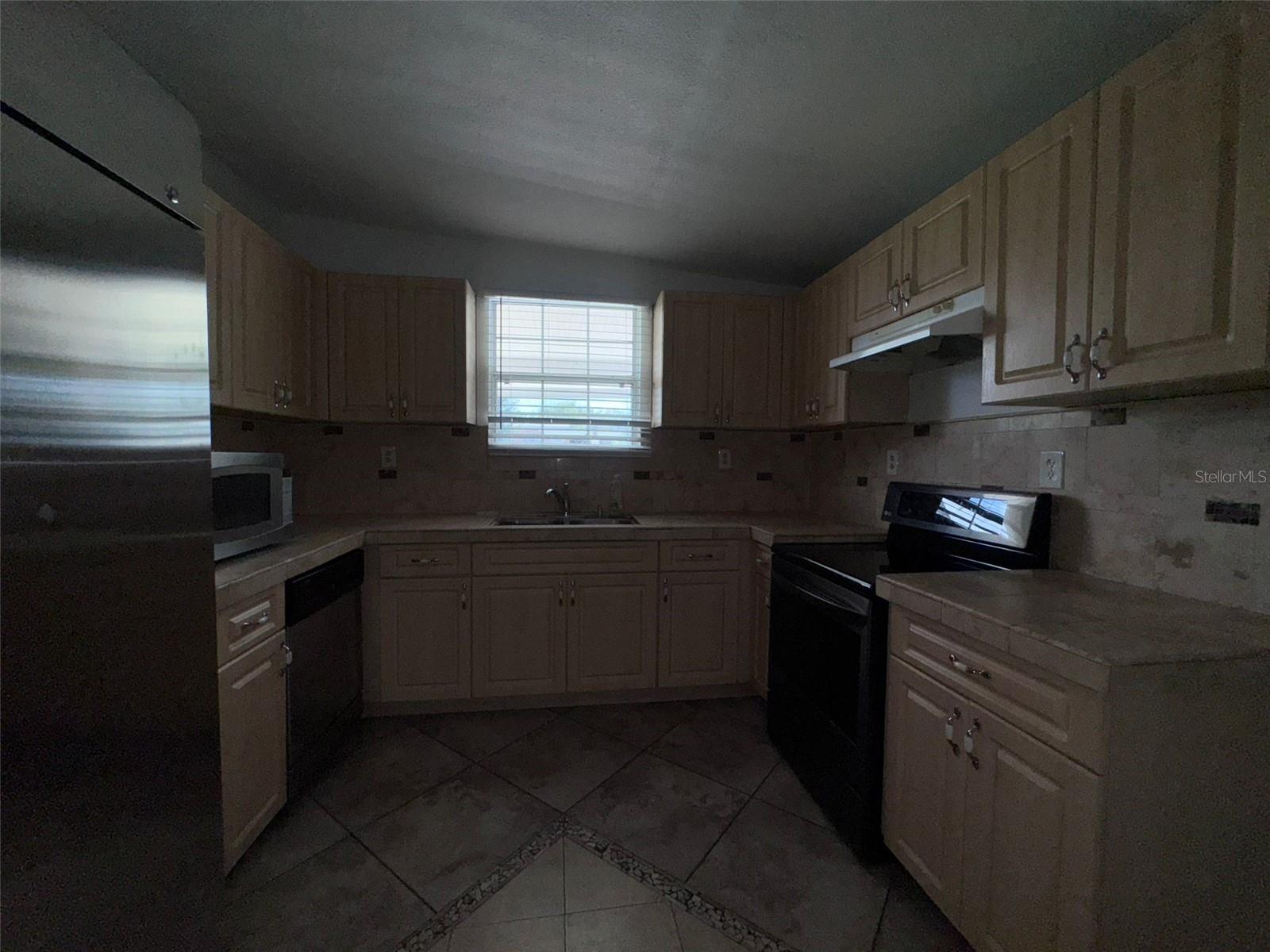 6017 BLOSSOM AVE, TAMPA, FL, 33614