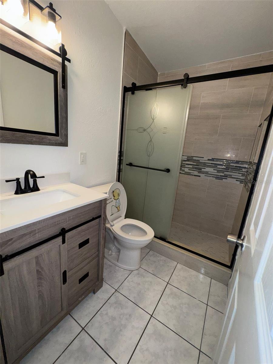 6017 BLOSSOM AVE, TAMPA, FL, 33614