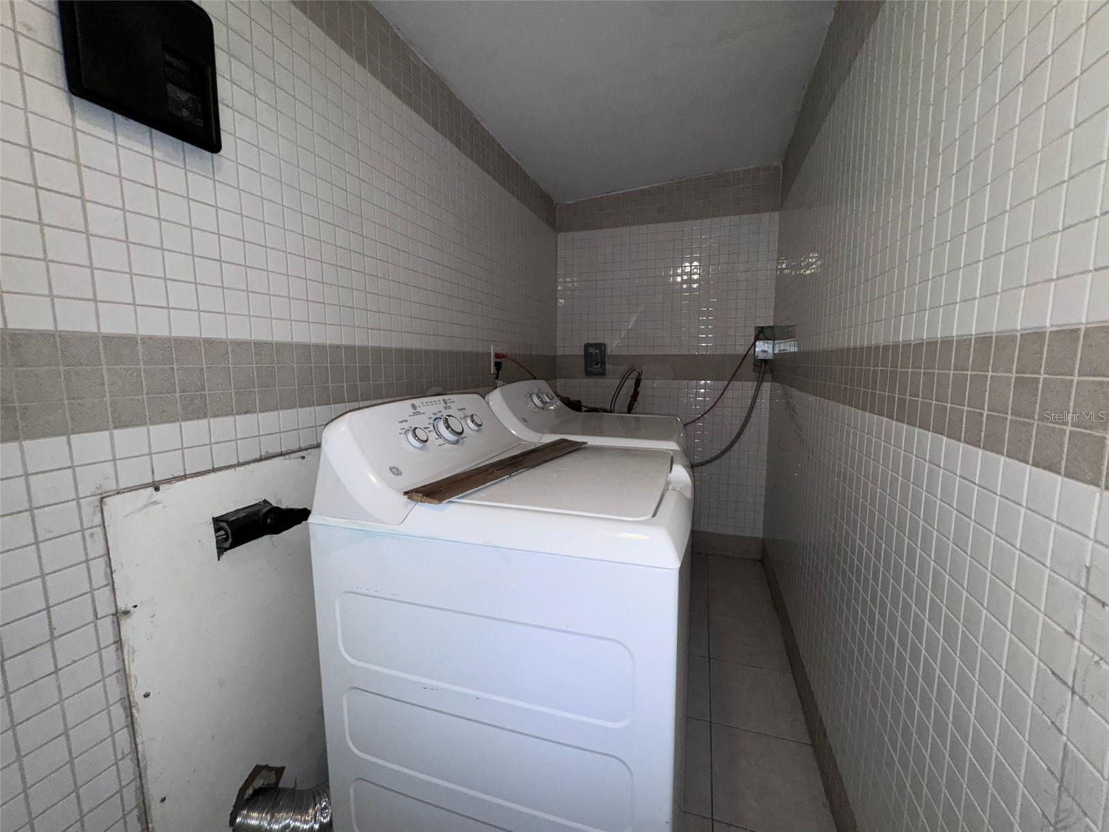 6017 BLOSSOM AVE, TAMPA, FL, 33614