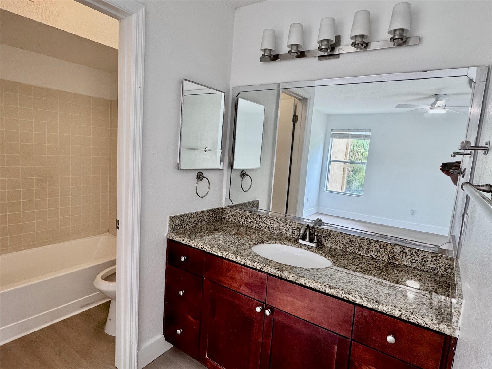 5144 CONROY RD #1028, ORLANDO, FL, 32811