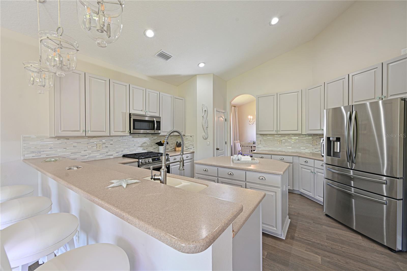 211 DAHLIA CT, BRADENTON, FL, 34212