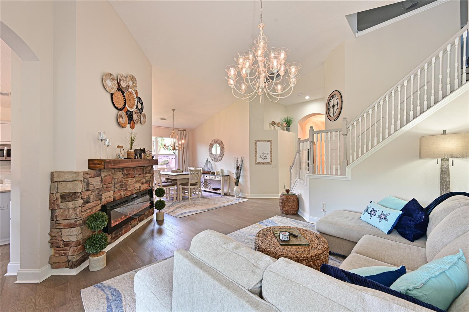 211 DAHLIA CT, BRADENTON, FL, 34212