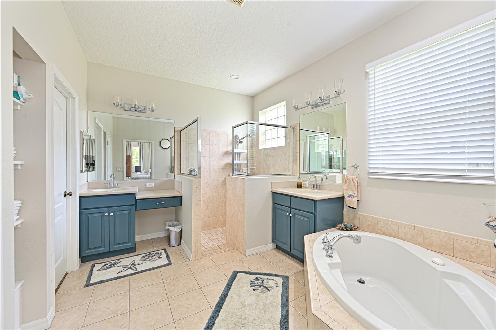 211 DAHLIA CT, BRADENTON, FL, 34212