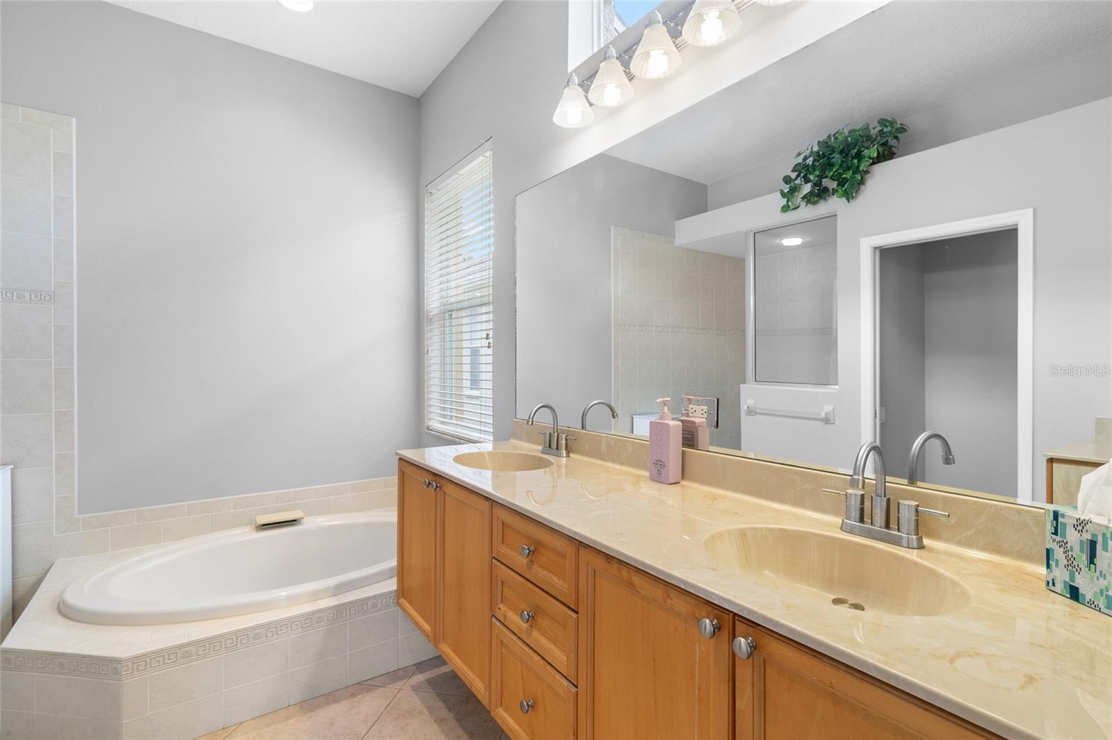 9514 GREENPOINTE DR, TAMPA, FL, 33626