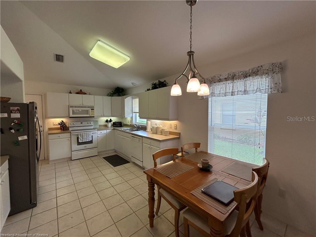 84 CLUBHOUSE LN, SEBRING, FL, 33876