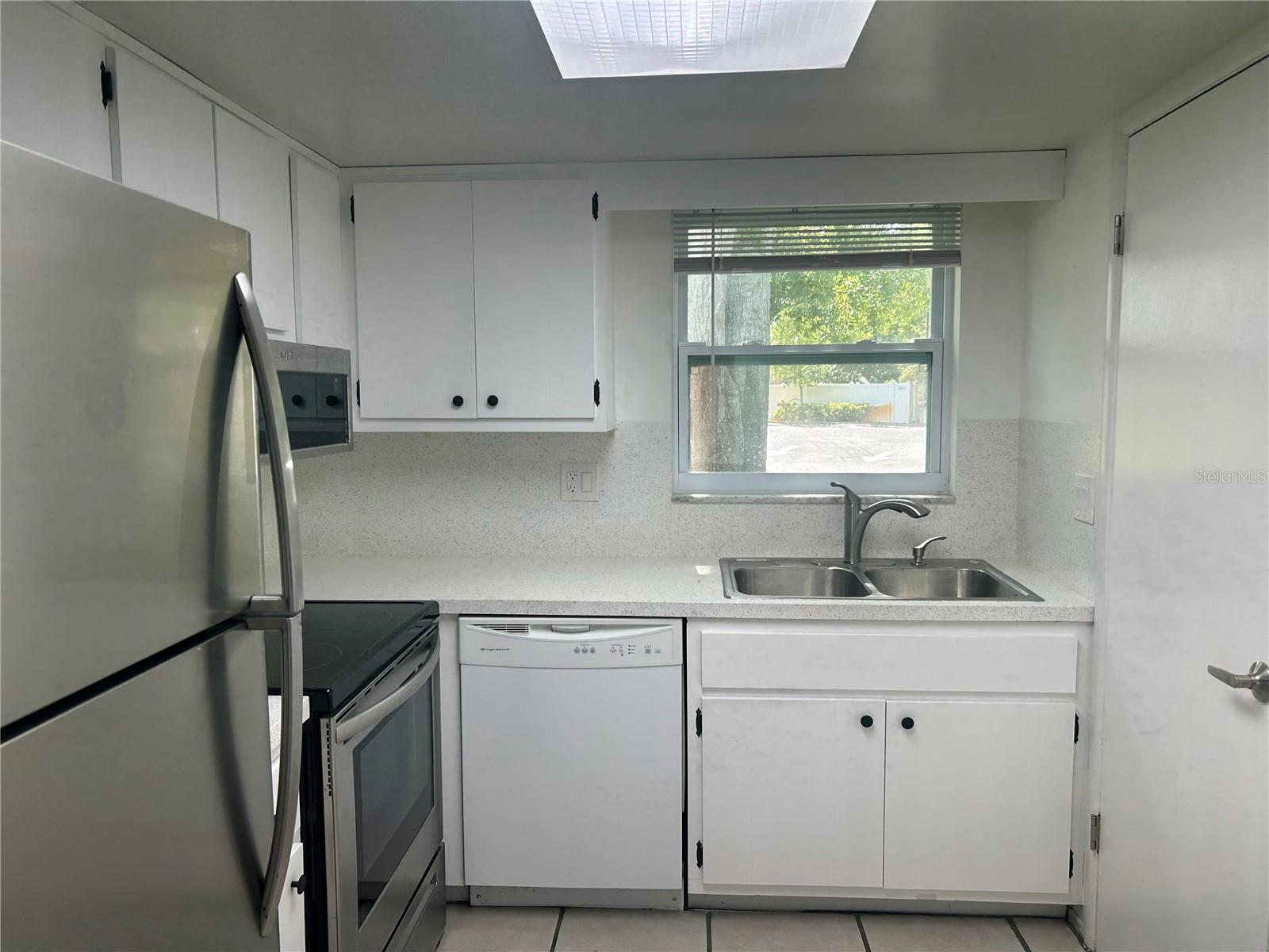 449 JEWELL CT #3, BELLEAIR BLUFFS, FL, 33770