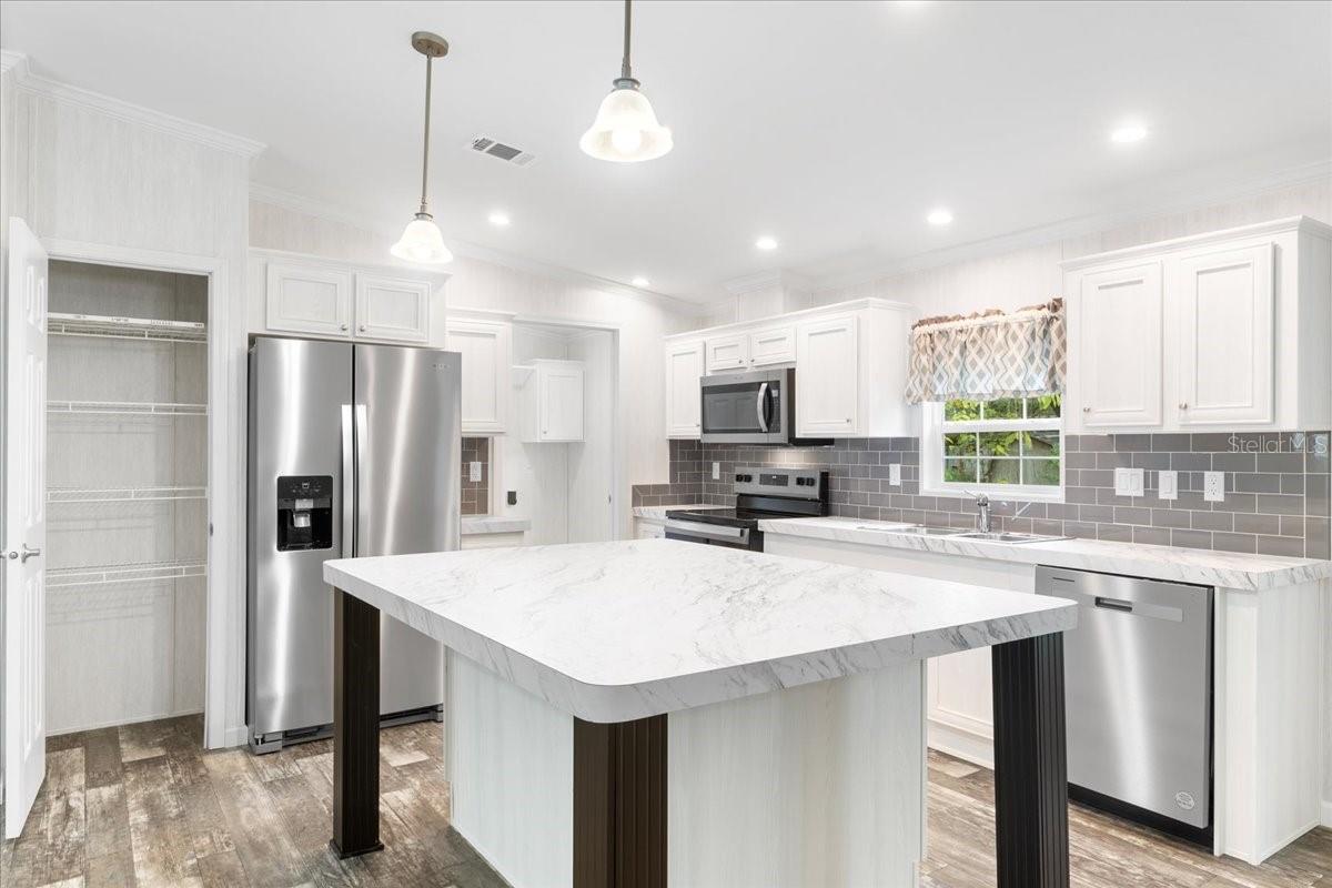 2463 WILDWOOD DR, MIMS, FL, 32754