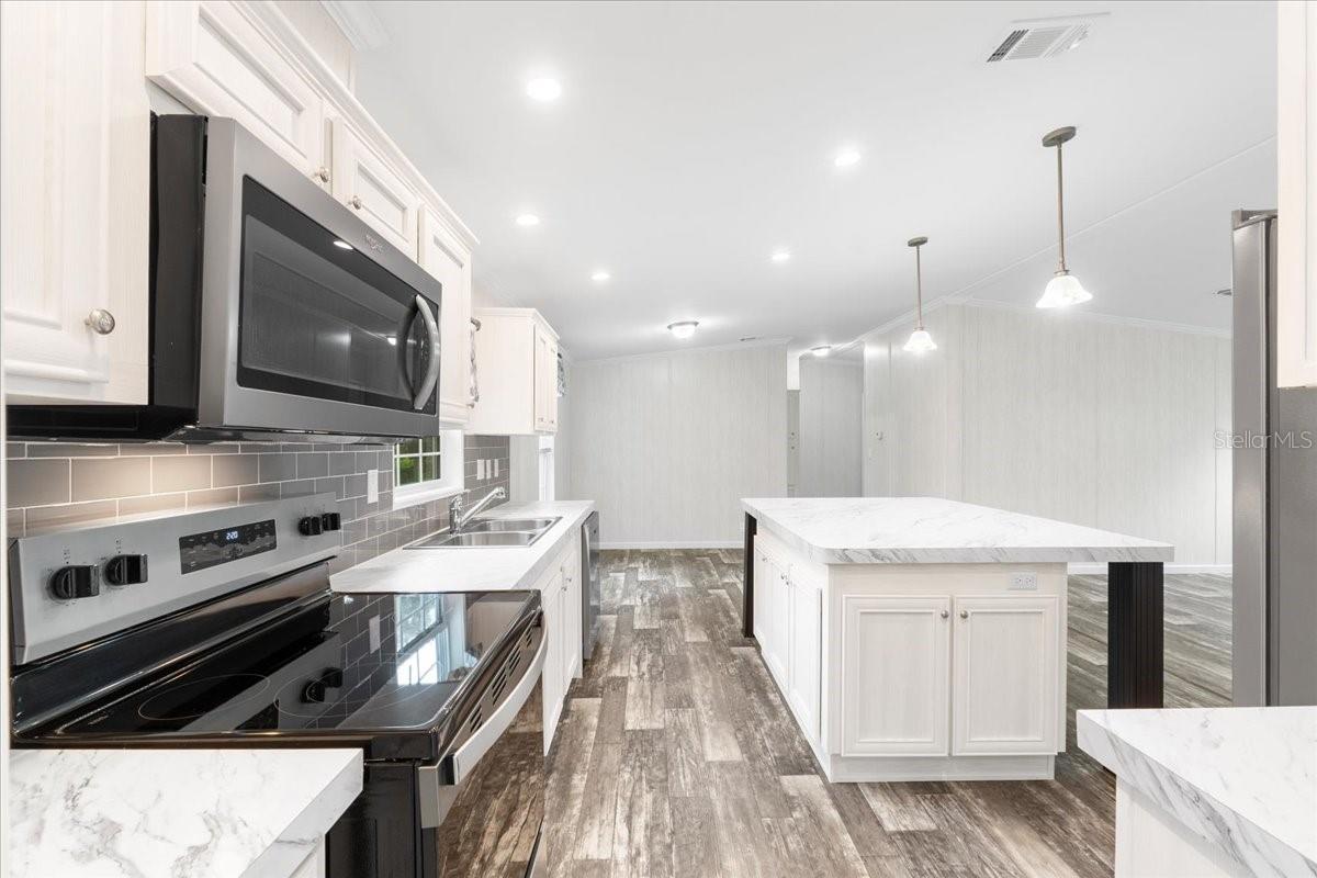 2463 WILDWOOD DR, MIMS, FL, 32754