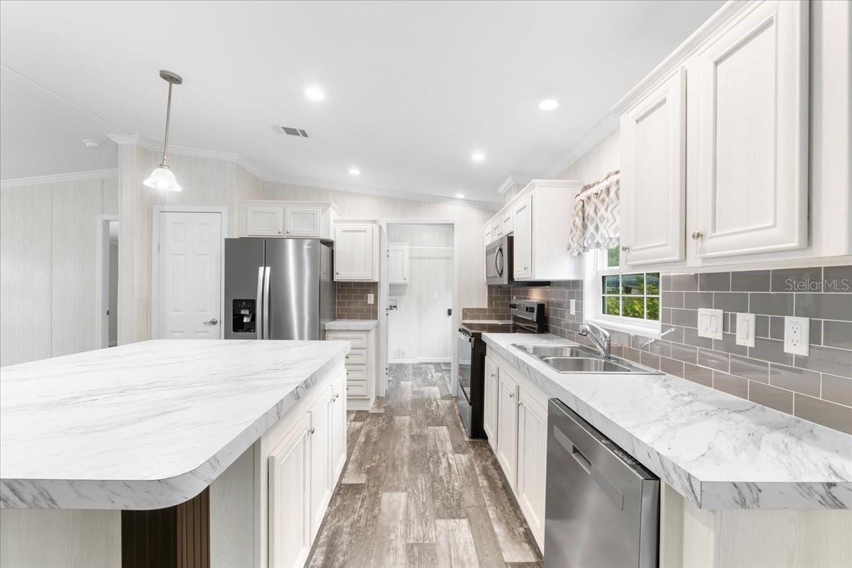 2463 WILDWOOD DR, MIMS, FL, 32754