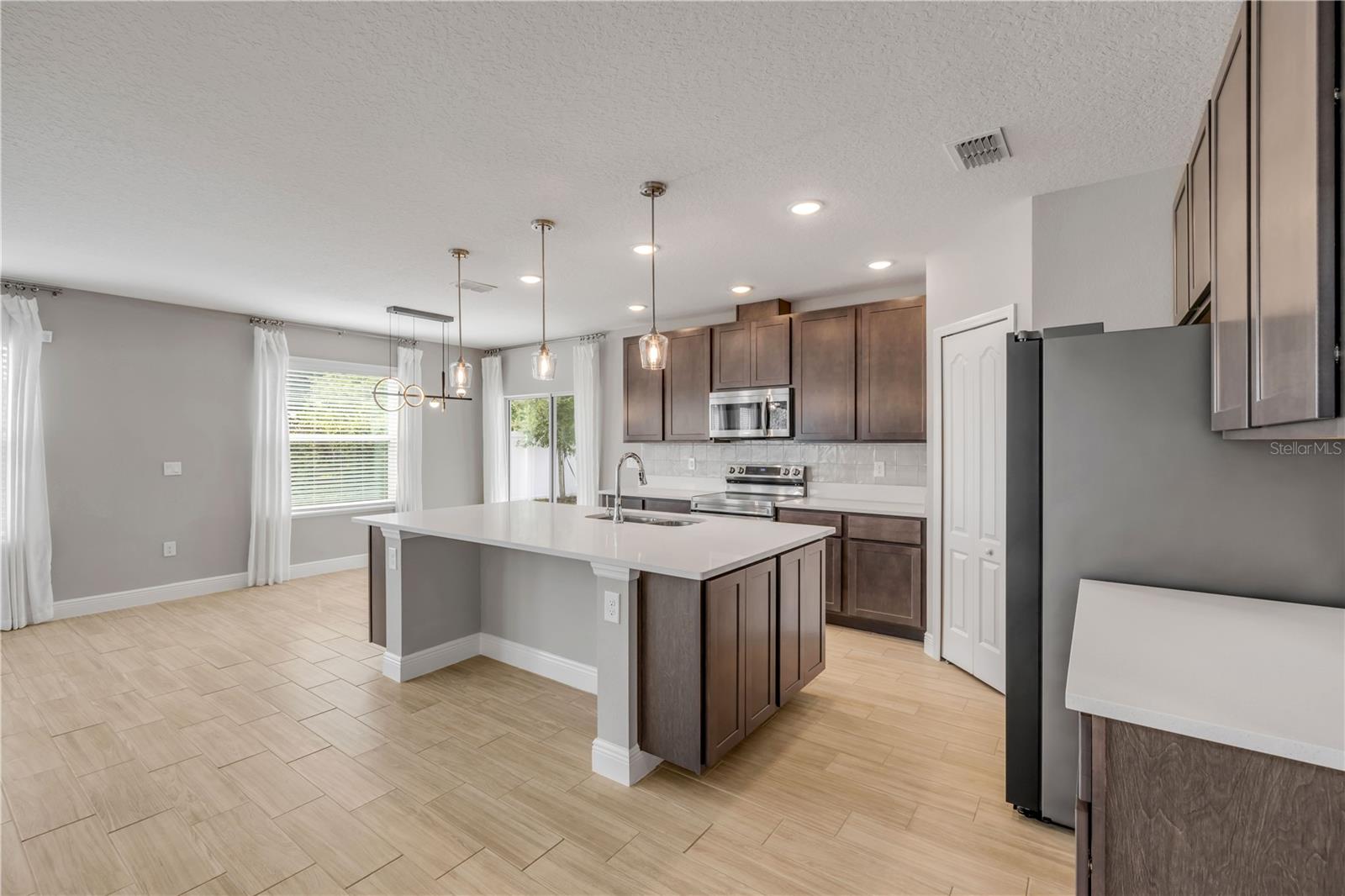 2211 ELEGANT MANOR CIR, EDGEWATER, FL, 32141