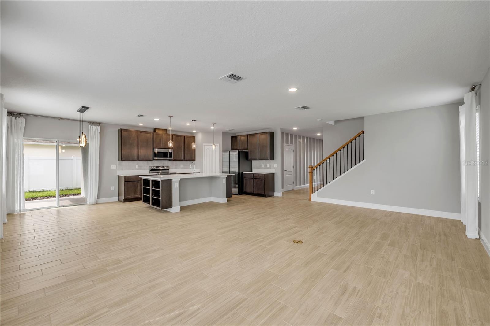 2211 ELEGANT MANOR CIR, EDGEWATER, FL, 32141